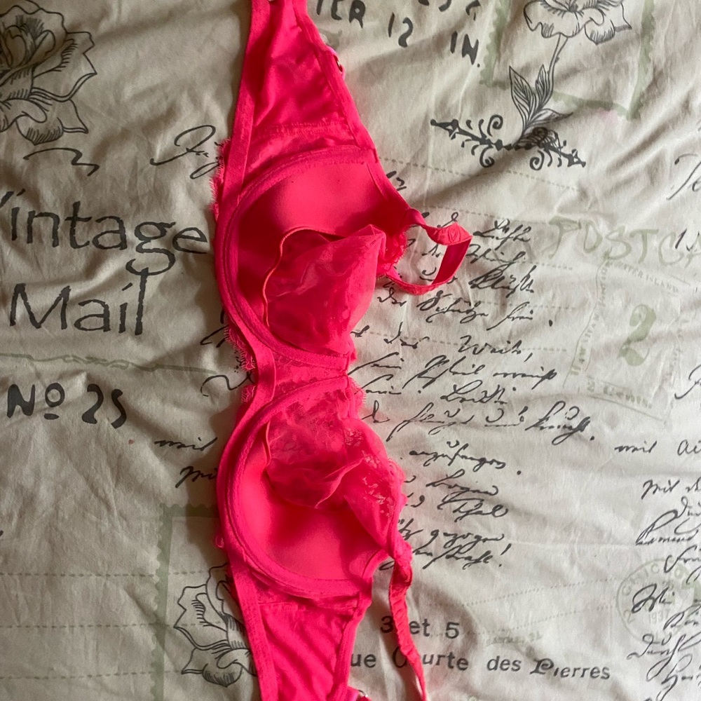 VS LACE BRA LOVE LOVE LOVE